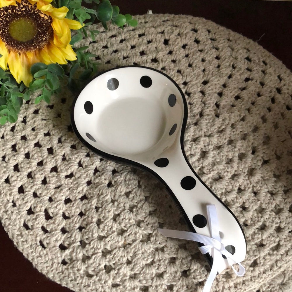 Terramoto Ceramic White Spoon Rest with Black Polka Dots